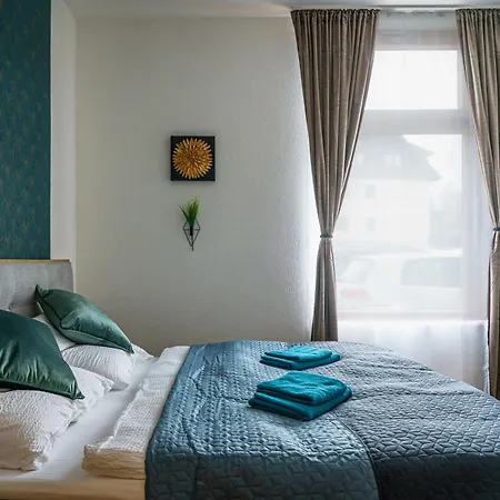 Mit Stellplatz, Ruhig Gelegen, Nahe Bahnhof, Ideal Fuer Wander- & Skiurlaub Pichl bei Aussee