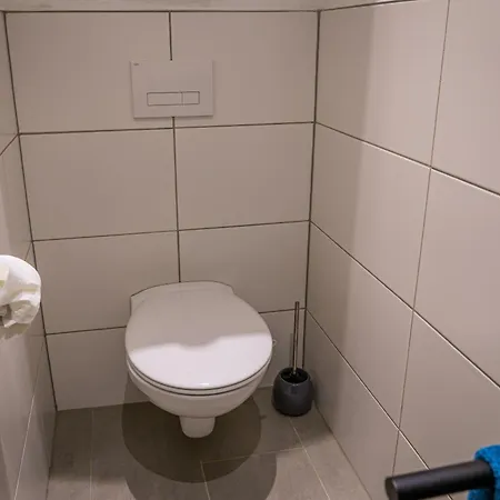 Mit Stellplatz, Ruhig Gelegen, Nahe Bahnhof, Ideal Fuer Wander- & Skiurlaub Apartment *
