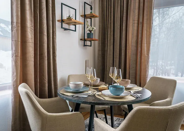 Mit Stellplatz, Ruhig Gelegen, Nahe Bahnhof, Ideal Fuer Wander- & Skiurlaub Apartment