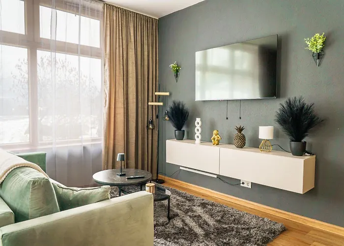 Mit Stellplatz, Ruhig Gelegen, Nahe Bahnhof, Ideal Fuer Wander- & Skiurlaub Apartment Pichl bei Aussee