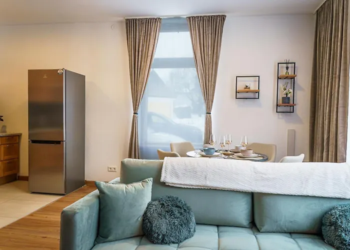 Apartment Mit Stellplatz, Ruhig Gelegen, Nahe Bahnhof, Ideal Fuer Wander- & Skiurlaub