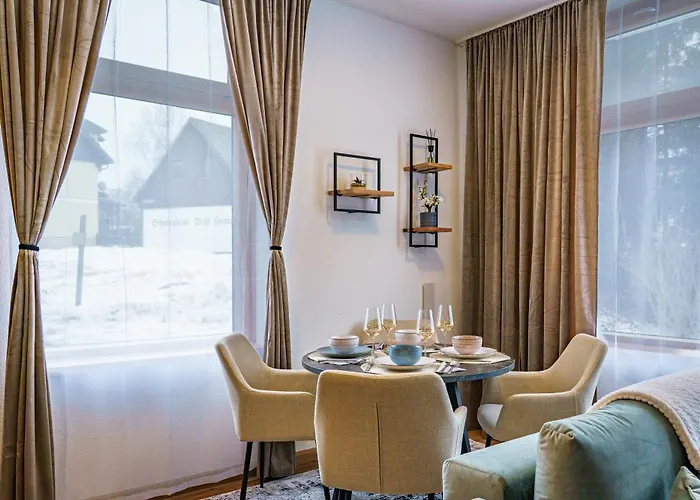 Mit Stellplatz, Ruhig Gelegen, Nahe Bahnhof, Ideal Fuer Wander- & Skiurlaub Apartment