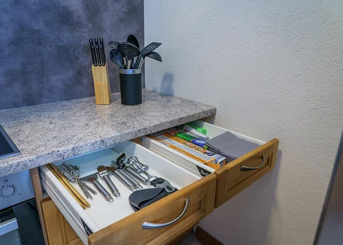 Mit Stellplatz, Ruhig Gelegen, Nahe Bahnhof, Ideal Fuer Wander- & Skiurlaub Pichl bei Aussee